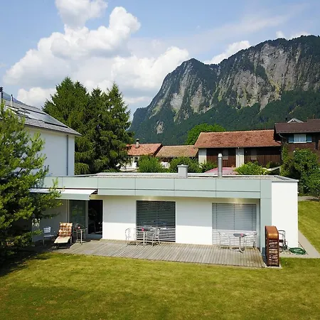 Calanda Oda ve Kahvaltı 4*