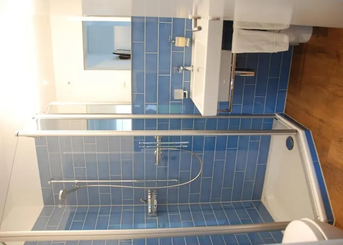 Calanda Oda ve Kahvaltı 4*